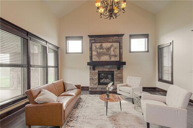 1110 Metfield Ln, Raymore, MO 64083 - photo 6