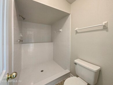 8217 Lakemont Dr, Jacksonville, FL 32216 - photo 5