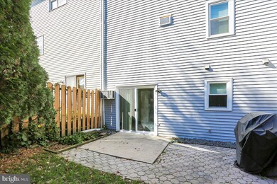 215 S 4th St, Womelsdorf, PA 19567 - photo 4