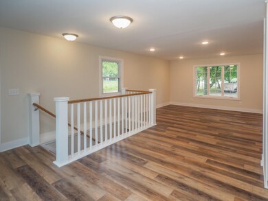 602 Marsh Rd-204