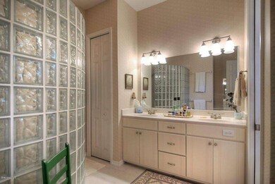 Master bath w/ glass block shower