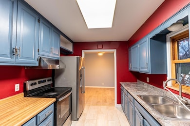 1740 Onacrest Curve, Saint Paul, MN 55117 - photo 4