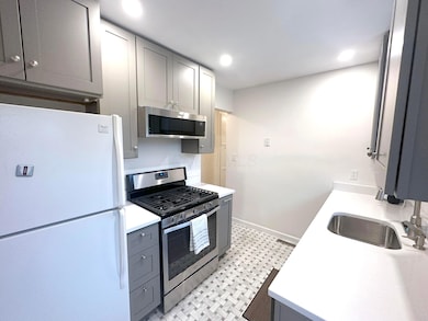 2443 Shrewsbury Rd, Columbus, OH 43221 - photo 5