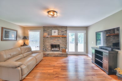 331 Hilltop Dr, Shelbyville, TN 37160 - photo 6