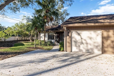 121 Oak Hill Dr unit 1, Sarasota, FL 34232 - photo 3