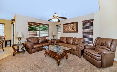 1727 E Harrison St-large-006-008-Main Li