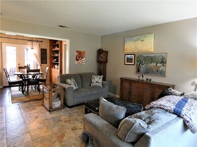 903 E Randall St, Beeville, TX 78102 - photo 5