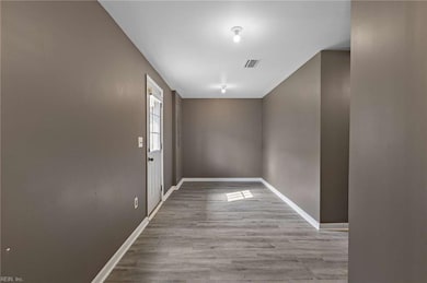 118 Manilla Cir unit 3, Hampton, VA 23669 - photo 2