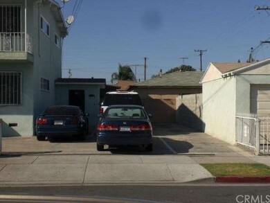 5 parking spaces, and laundry area wich is not in 