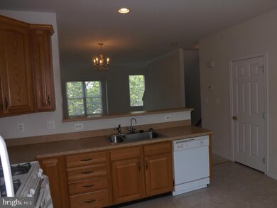 42836 Smallwood Terrace unit 27A, Chantilly, VA 20152 - photo 5