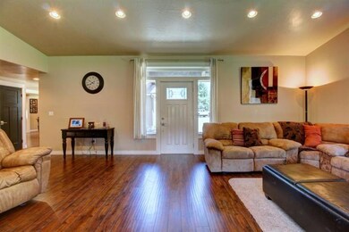 9575 Old Stage Rd, Central Point, OR 97502 - photo 4