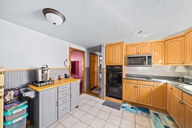 180 E Washington St, Hanson, MA 02341 - photo 5