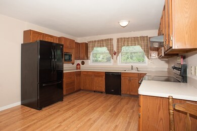 16 Autumn Rd, Medway, MA 02053 - photo 7