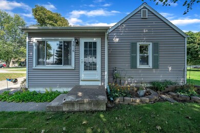 03-3616 W St Joseph St-windowstill-