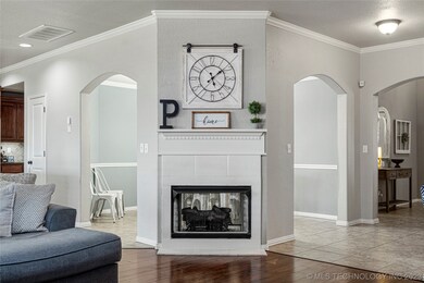 831 W 148th St S, Glenpool, OK 74033 - photo 5