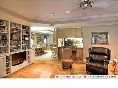 FAMILY ROOM W/FIREPLACE AND BUILT-INS