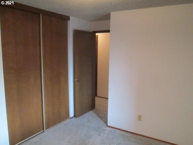 13045 SW Barberry Dr, Beaverton, OR 97008 - photo 4