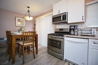 15 Redwood Loop unit 326, Staten Island, NY 10309 - photo 7