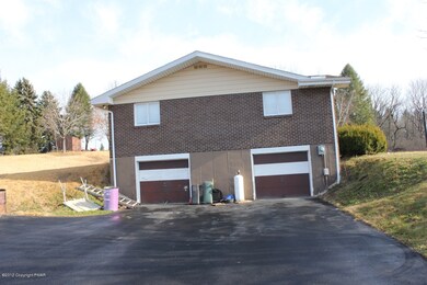 146 Robrucel Dr, Lehighton, PA 18235 - photo 2