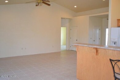 1638 W 7th St South 003