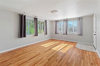 6-web-or-mls-2072-ne-fairview-ave
