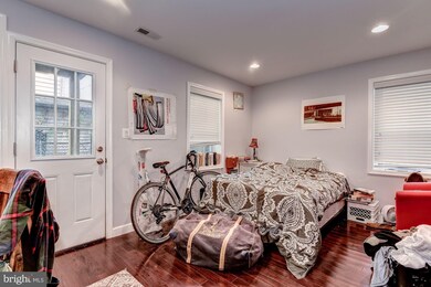 725 Hobart Place NW, Washington, DC 20001 - photo 3