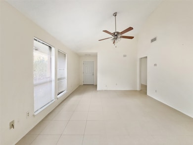 1106 Hollis St unit B, Arlington, TX 76013 - photo 2