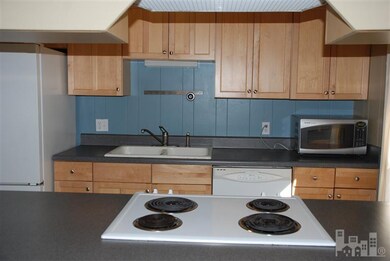 126 Queens Ct, Wilmington, NC 28411 - photo 3