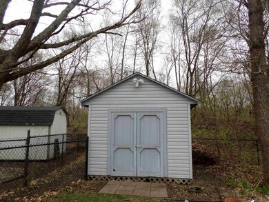 22742 Chestnut Ln, Goshen, IN 46528 - photo 5