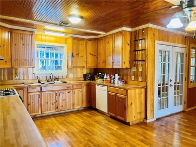 Kitchen/Dining
