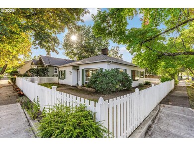 502 E 5th St, Newberg, OR 97132 - photo 3