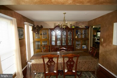 9806 Snowden Rd, Laurel, MD 20708 - photo 5