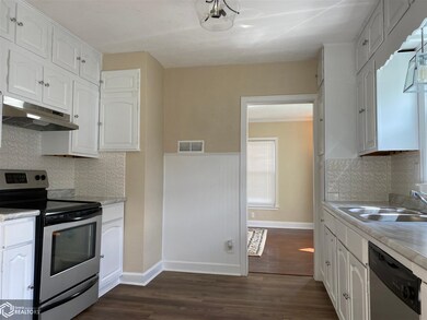 218 E Washington St, Osceola, IA 50213 - photo 5