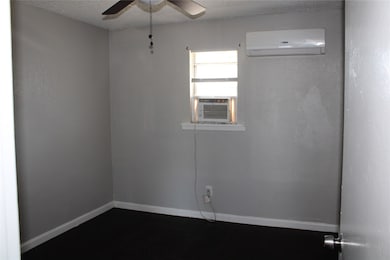 3910 Polly St unit 202, Dallas, TX 75210 - photo 3