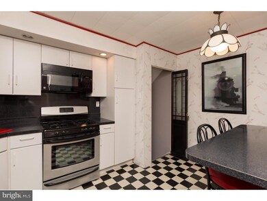 4401 Chandler Dr, Brookhaven, PA 19015 - photo 5