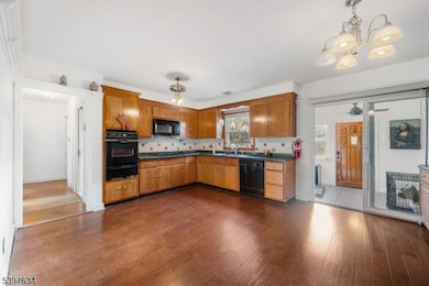 328 Minute Arms Rd, Union, NJ 07083 - photo 7