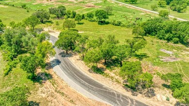 1032 W Oak St, Weatherford, TX 76086 - photo 2