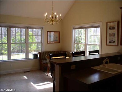 Breakfast Nook - The breakfast nook offers a vault