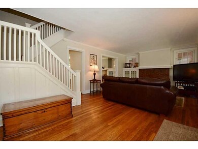 Entry/Foyer.