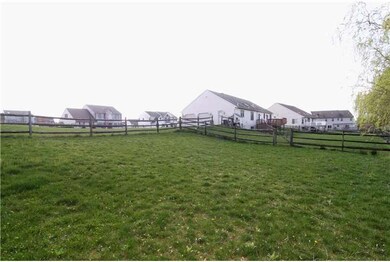 107 Martin Ln, Douglassville, PA 19518 - photo 3