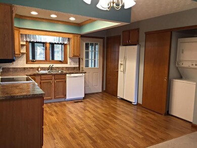 1427 Pegwood Dr, Columbus, OH 43229 - photo 4