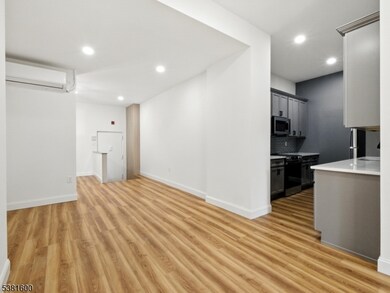 111 Mulberry St unit 1O, Newark, NJ 07102 - photo 7