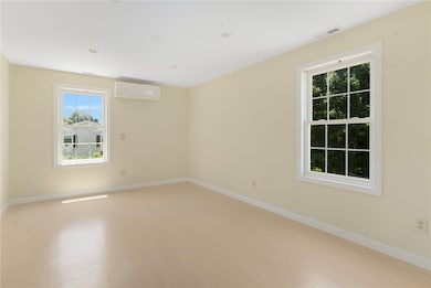 208 W View Rd, Middletown, RI 02842 - photo 5