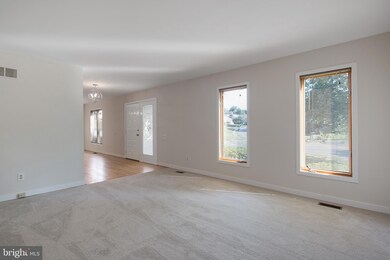 7 Saratoga Dr, Wilmington, DE 19808 - photo 4