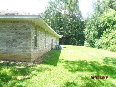 109 N Lewis Cir, Picayune, MS 39466 - photo 3