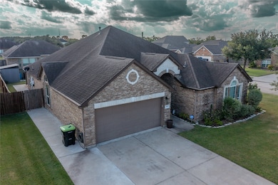 802 Sterling Ct, Bay City, TX 77414 - photo 2
