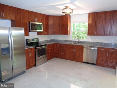 9295 Clifford Dr, White Plains, MD 20695 - photo 7