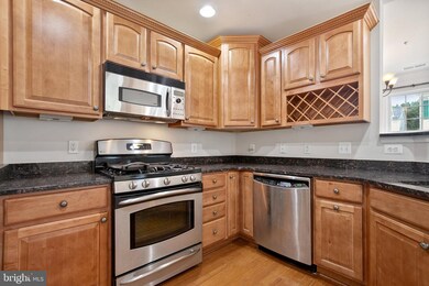 3541 Huntley Manor Ln, Alexandria, VA 22306 - photo 5
