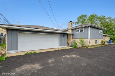 758 N Michigan St, Elmhurst, IL 60126 - photo 2