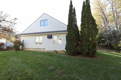 7 Cottage Ct, White River Junction, VT 05001 - photo 3